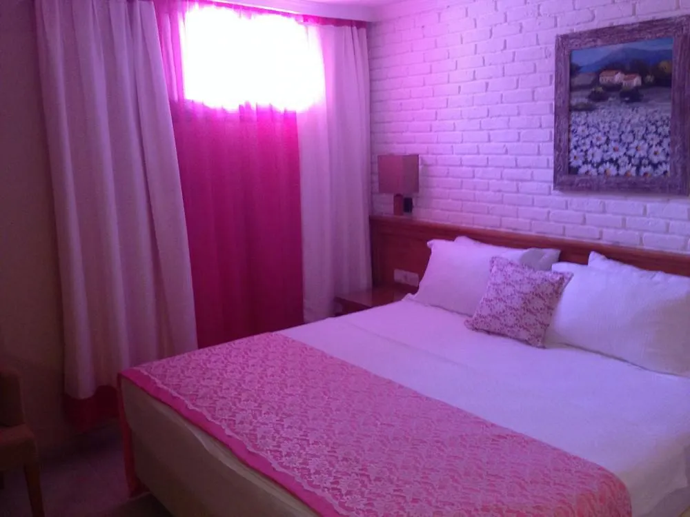 Alacati Leylak Hotel